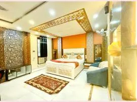 SWIMMING POOL - Hotel CV Varanasi Near Kashi Vishwanath Temple - Free Parking and Free Wifi Facilities - Fully Air Conditioning Luxuary Room - A BEST SWIMMING POOL HOTEL IN VARANASI