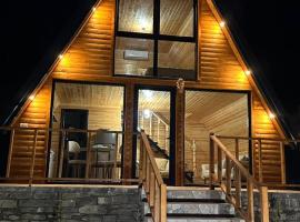 Nora's Chalet, hotel in Fshati i Ri