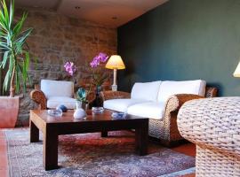 Hotel Rural Nobles de Navarra, hotel in Áibar