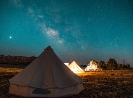 Starlight Glamping Grand Canyon, hotel in Valle