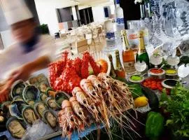 北京北辰洲际酒店 l 紧邻鸟巢 & 水立方 & 地铁站 l 内部连通国家会议中心 l 屡获殊荣的行政酒廊 & 专业调酒师 l 地铁直达王府井