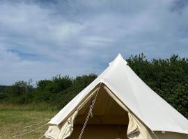 Brambles bell tent、Bradingのホテル