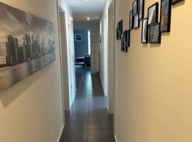 Comfortable room in an apartment, hotel in Esch-sur-Alzette
