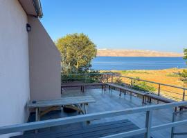 Lantana ex Villa Americana, готель у місті Карлобаг