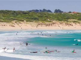 Pine Hill Tiny House by Tiny Away, hotel in Wangoom