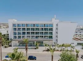 Seasons Hotel (Adults Only)