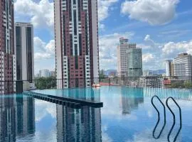 Chamber resident by klcc