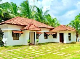 Abbi Holidays - Keerimalai Cultural Villa، فندق في Kankesanturai