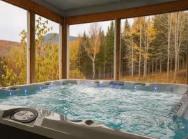 Lakeside Getaway #3 - Spa - Sauna - Firepit, ξενοδοχείο σε Sainte Brigitte de Laval