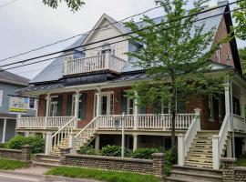 Aux petits oiseaux, hotel in Baie-Saint-Paul