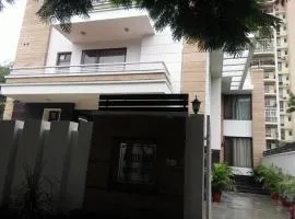 The Essence Suite, 500 metro from Iffco chowk metro station
