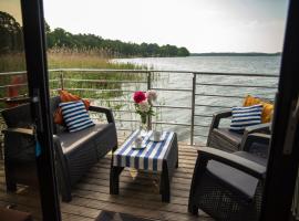 Domek na wodzie Topiko Czarter - Leśna Przystań, Hotel in Angerburg