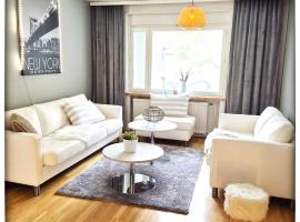 RANTATALO ONNELAN LUMO 12 hlöä- 220m2 Himos 10min autolla, Hotel in Jämsä