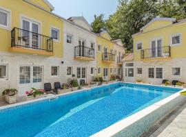 Hotel Subra Atrium, hotel in Herceg-Novi