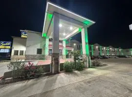 Scottish Inn and Suites