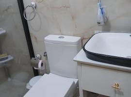 Kujtimi House, hotel in (( Breg i Kaçito ))