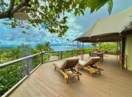 Palau Carolines Resort, hotel v destinaci Koror