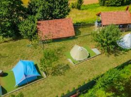 Blue tent, hotel in Stubička Slatina