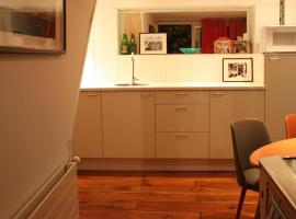 De Buitenmuur - Vintage Suite & Bohemian Loft, elk met Privé-ingang en Jacuzzi, ξενοδοχείο σε Turnhout