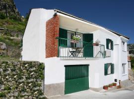 Hotel kuvat: Holiday Home Miklica