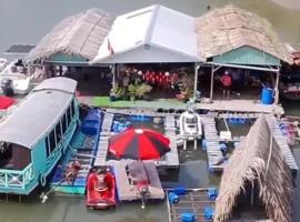 Cần Giờ Floating House, hotel in Ấp Phước Thới