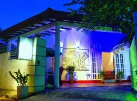 Cozy Secrets Hotel & Hostel