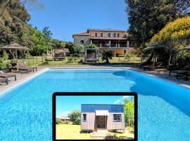 Tiny House - Mas du Soleil, hotel en Bagnols-sur-Cèze