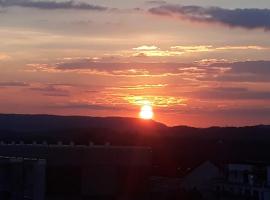 ogrodzone miejsce na kamper, przyczepę kempingową, postój Wohnwagen Rewal, hôtel à Rewal