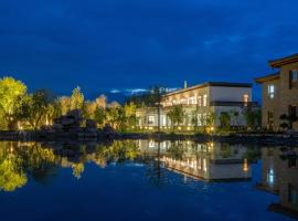 TOTOLO Winery Vacation Homestay, hotel in Yinchuan