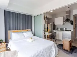 Cee Staycation in the City - Azure Maui Penthouse