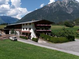 Ferienhof Bichlhof, hotel in Arzl im Pitztal