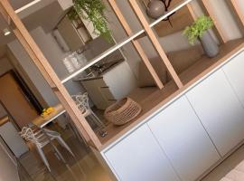 Chalet suit Santiago、サンティアゴ・デル・エステロのホテル