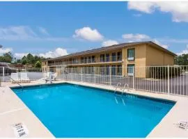 Motel 6-Macclenny, FL