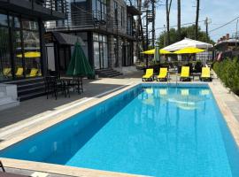 Blue Horizon Apartments, hotel en Ureki