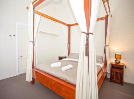 Hotel Photo: CBD Holiday Home