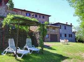 Hotel foto: Spacious Holiday Home in Bucine with Pool