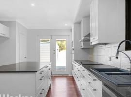 Nestled in Swan Valley area, Hotel in West Swan