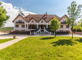 M1 Szekér Csárda Hotel és Étterem, khách sạn ở Obarok
