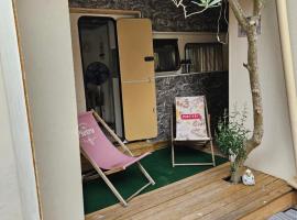 Escapade en caravane près d'aix en provence, hotel en Meyreuil