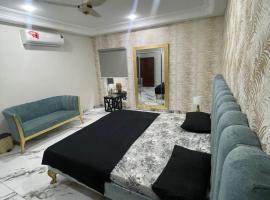 Luxury Condo in Central Multan with Self Check-In, hotell sihtkohas Multan