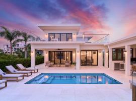 Sunny Bay Estate Villa 4 Bedroom Waterfront, hotel v destinaci Providenciales