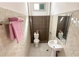 La MAISON BLANCHE - D - CENTRAL - CALME - WIFI - White Butterfly Hotels, hotel i Dakar