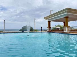 Oceanview Costa del Mar Condo with Pool and Smart TV, hotel en Pole Ojea