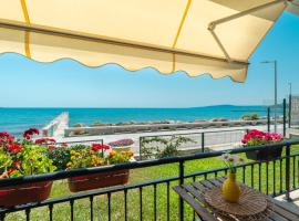 Apartments Poemia- sea view, Free Parking, complex Carpe Diem, hotel v destinaci Balchik