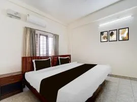 Super Hotel O Pathanamthitta Near Mahatma Gandhi Statue