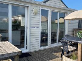 NORDSEE GLAMPING MobilheimChaletStacaravan 2294, hotell sihtkohas Bredene