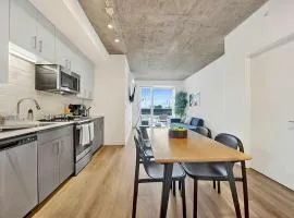 Elegant 3BR Stay Prime Location
