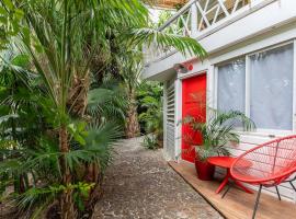 St Jean studio steps away from the beach, hotel Saint-Jeanban