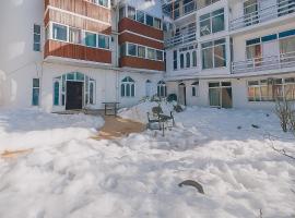 Hotel New Broadway, hotel in Patnitop