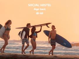 Doña Rose Surf Hostel, hotel en Las Palmas de Gran Canaria